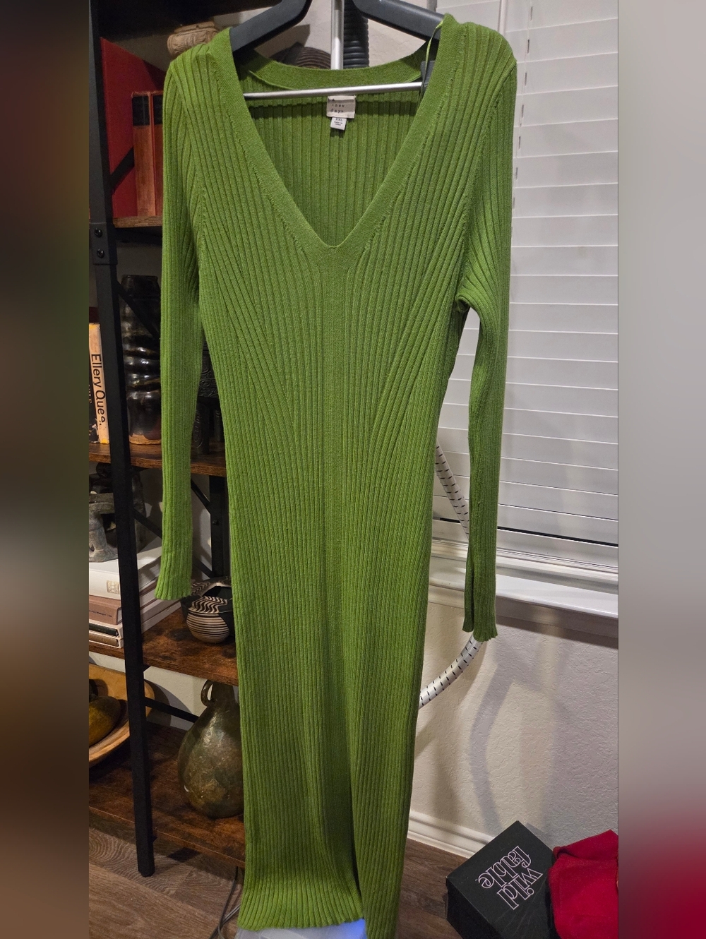 Green Ribbed V‑Neck Sweater Dress 'A New Day'